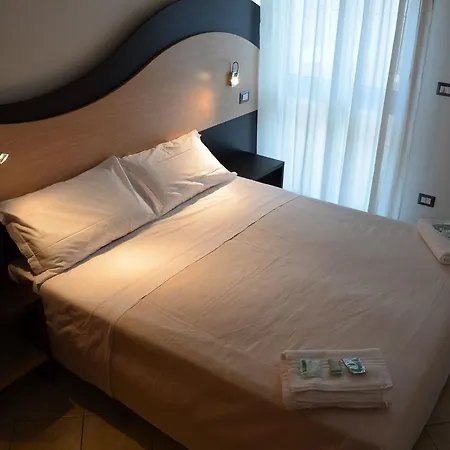 Appartamento Modern In Lido Degli Estensi With Swimming Pool *