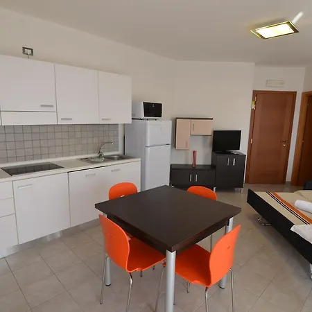Modern In Lido Degli Estensi With Swimming Pool Appartamento