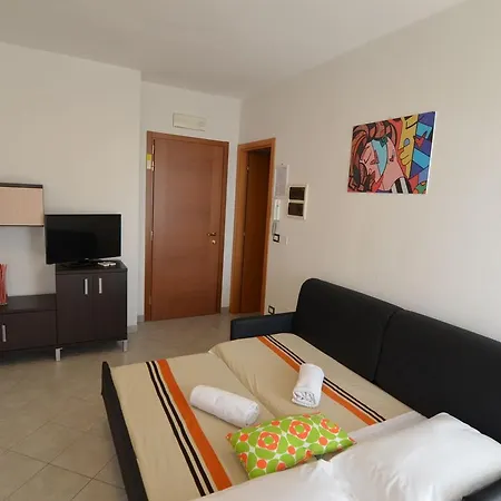 Modern Apartment In Lido Degli Estensi With Swimming Pool